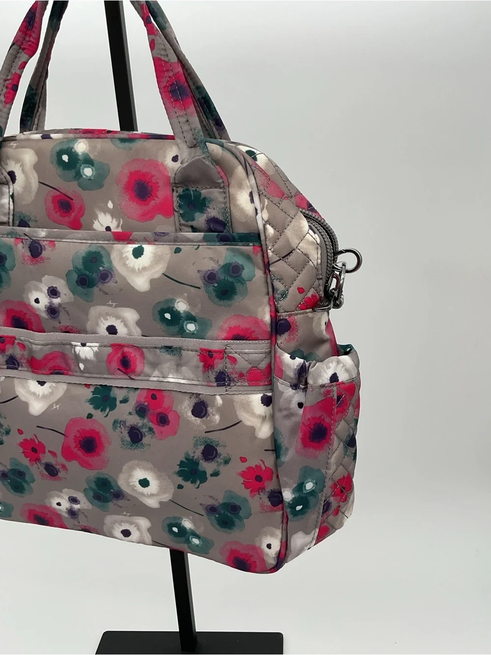 lug stylish quilted